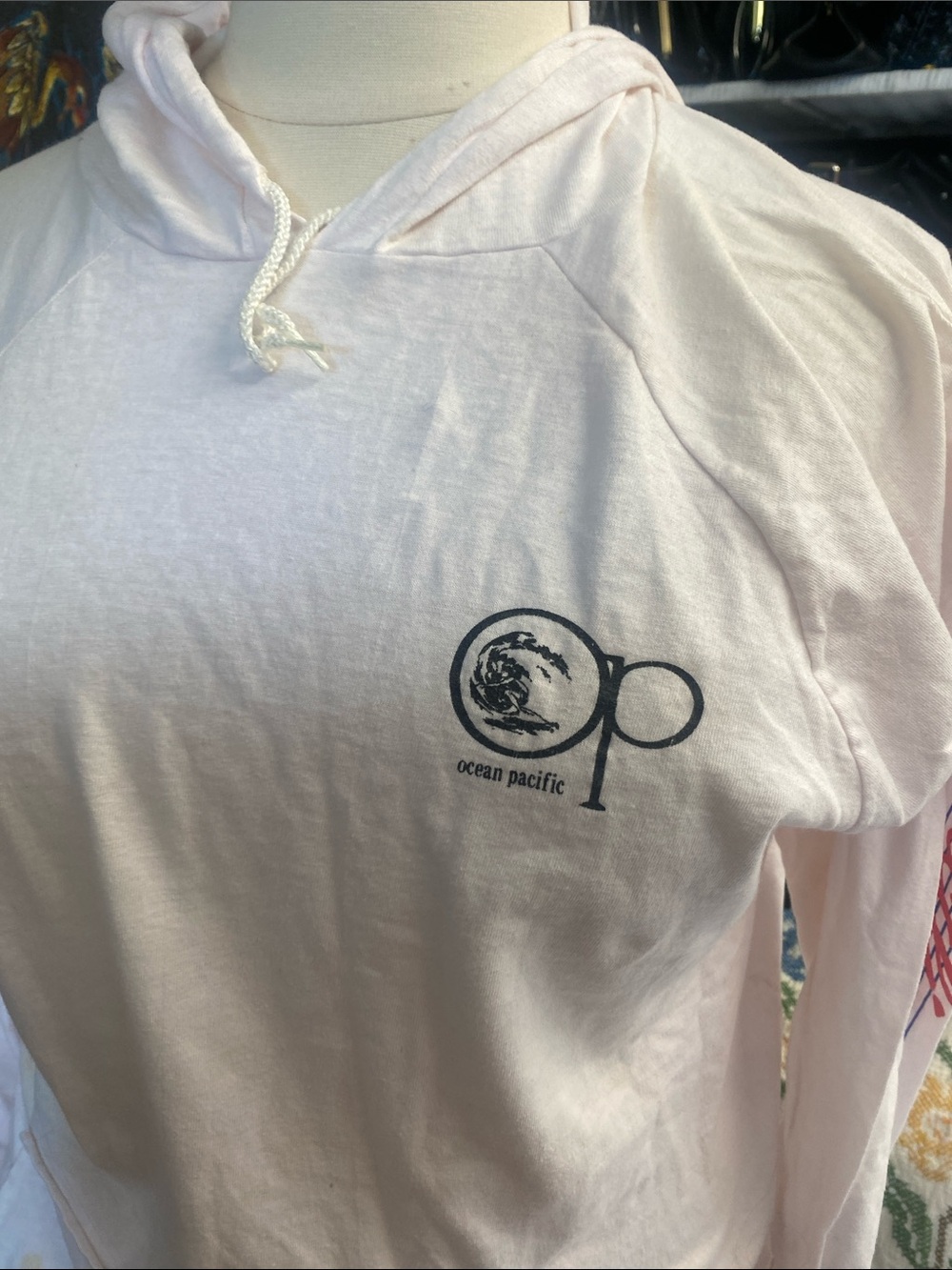 Ocean Pacific -vintage- pale pink teewith Blue, Pink & Black Surf print - Picture 6 of 12